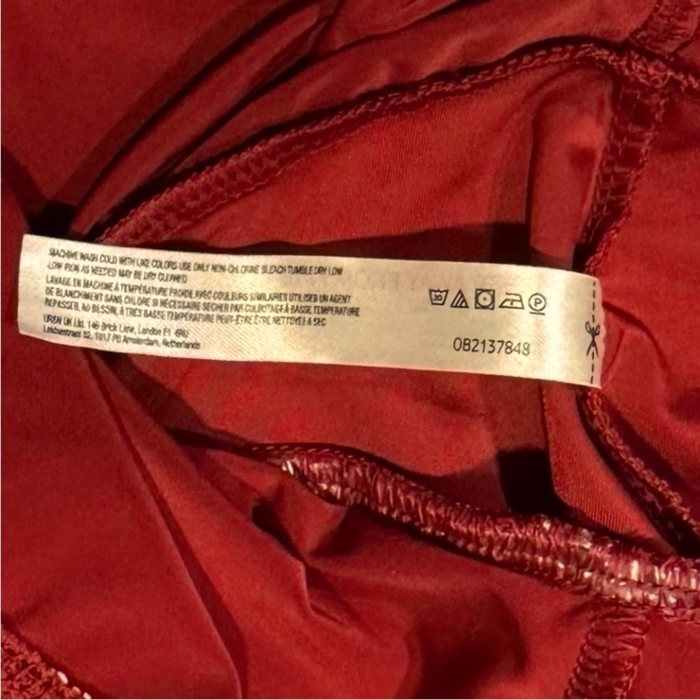 NWOT FREE PEOPLE Intimately Deep Plunge Sexy Satin Red Thong Bodysuit NWT Large - Picture 4 of 13